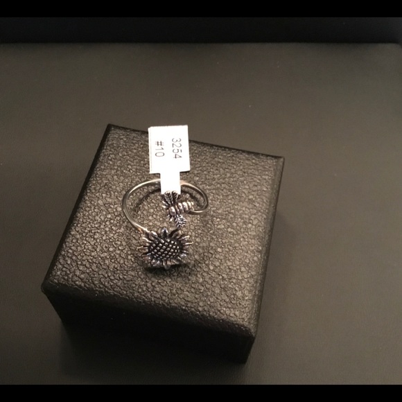 Sterling Silver Bee & Sunflower Ring - Picture 12 of 14